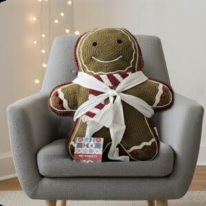 NEW Novogratz Holiday Gingerbread Family 3-Piece Set Knit Pillows